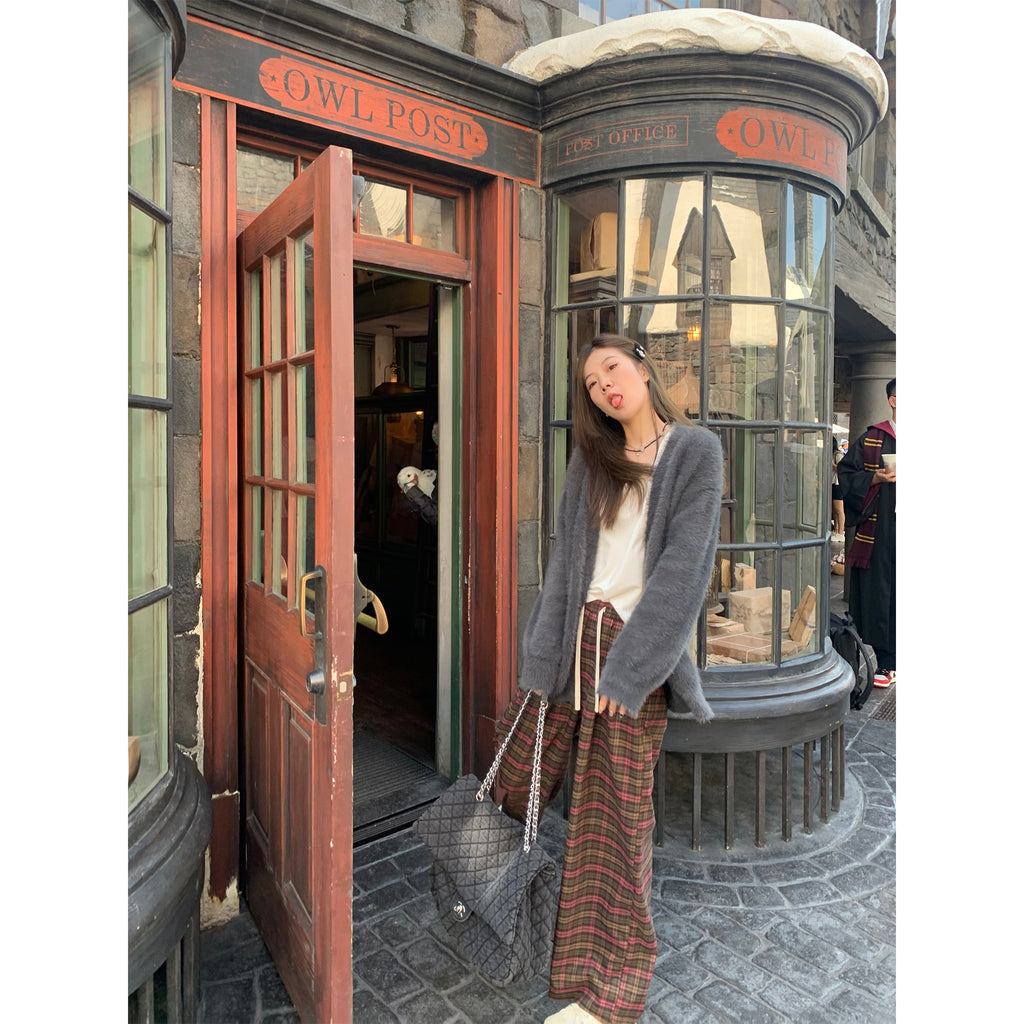 Soft Knit Cardigan for Women, Cozy and Lazy Style, Thickened  Fashion Sweater Coat, Autumn and Winter, Short Length, Elegant Look