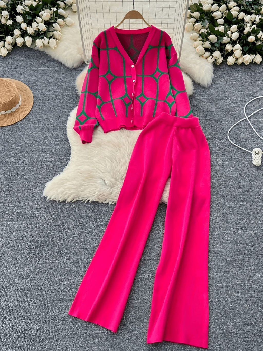 Chic Knit Two-Piece Set for Women, Floral Pattern V-Neck Cardigan, Fashionable and Versatile Outfit