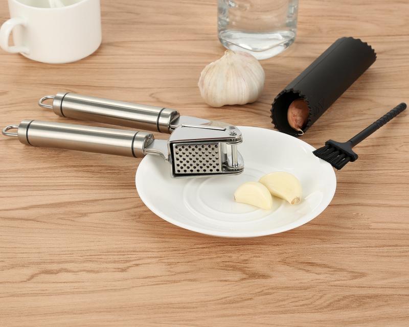 Durable Stainless Steel Garlic Press Crusher Squeezer Masher Home Kitchen Mincer Tool Silver