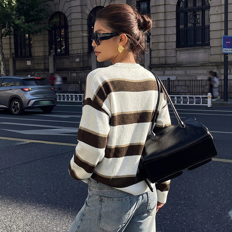 Loose long sleeved round neck striped sweater