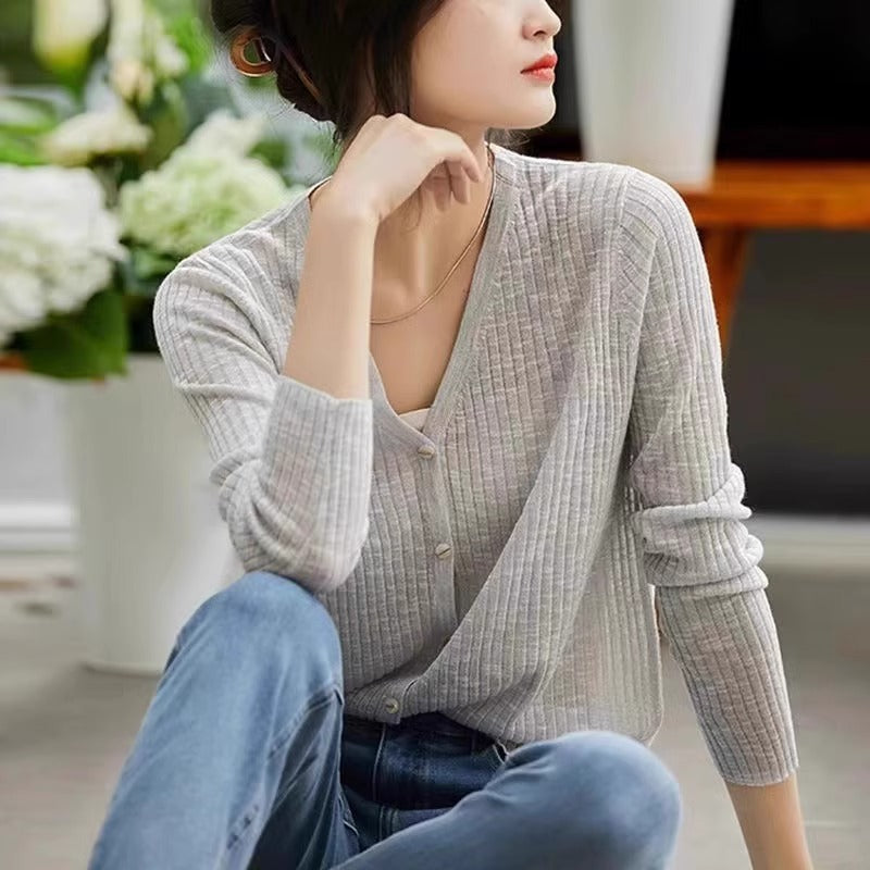 Fashion V-Neck Long Sleeve Lightweight Air Conditioning Sun Protection Ice Silk Knit Cardigan for Women, Simple and Versatile