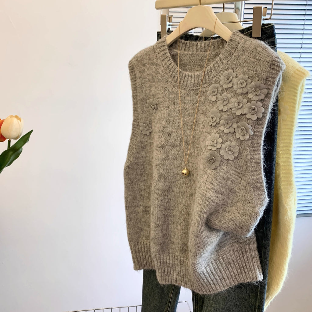 Floral Knit Vest for Women, 3D Flower Design, Loose Fit, Slimming Sweater Top, Casual Fashion Cardigan